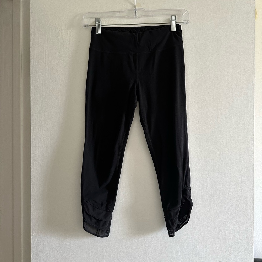Athleta Girl Black Meshin Around Capri Leggings size XL EUC